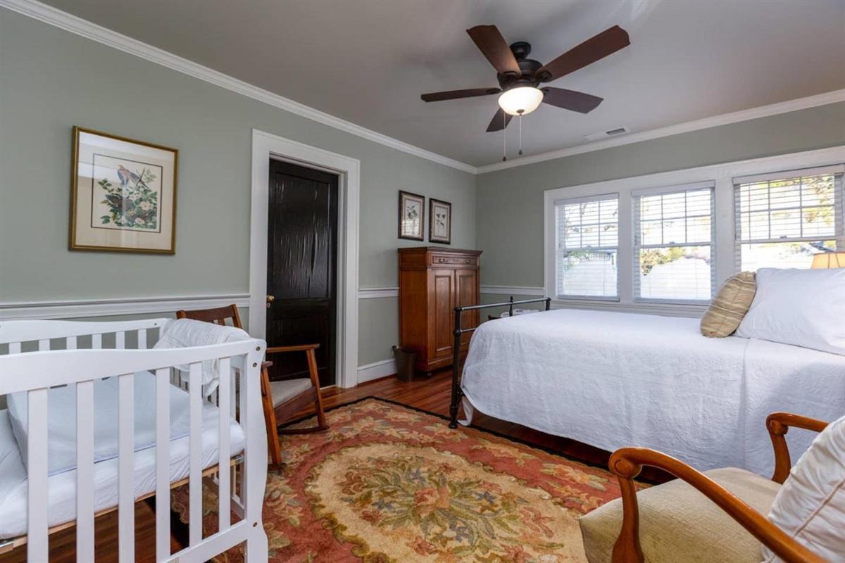 Renowned Historic Home Downtownacross From Park Winston-Salem Exterior foto